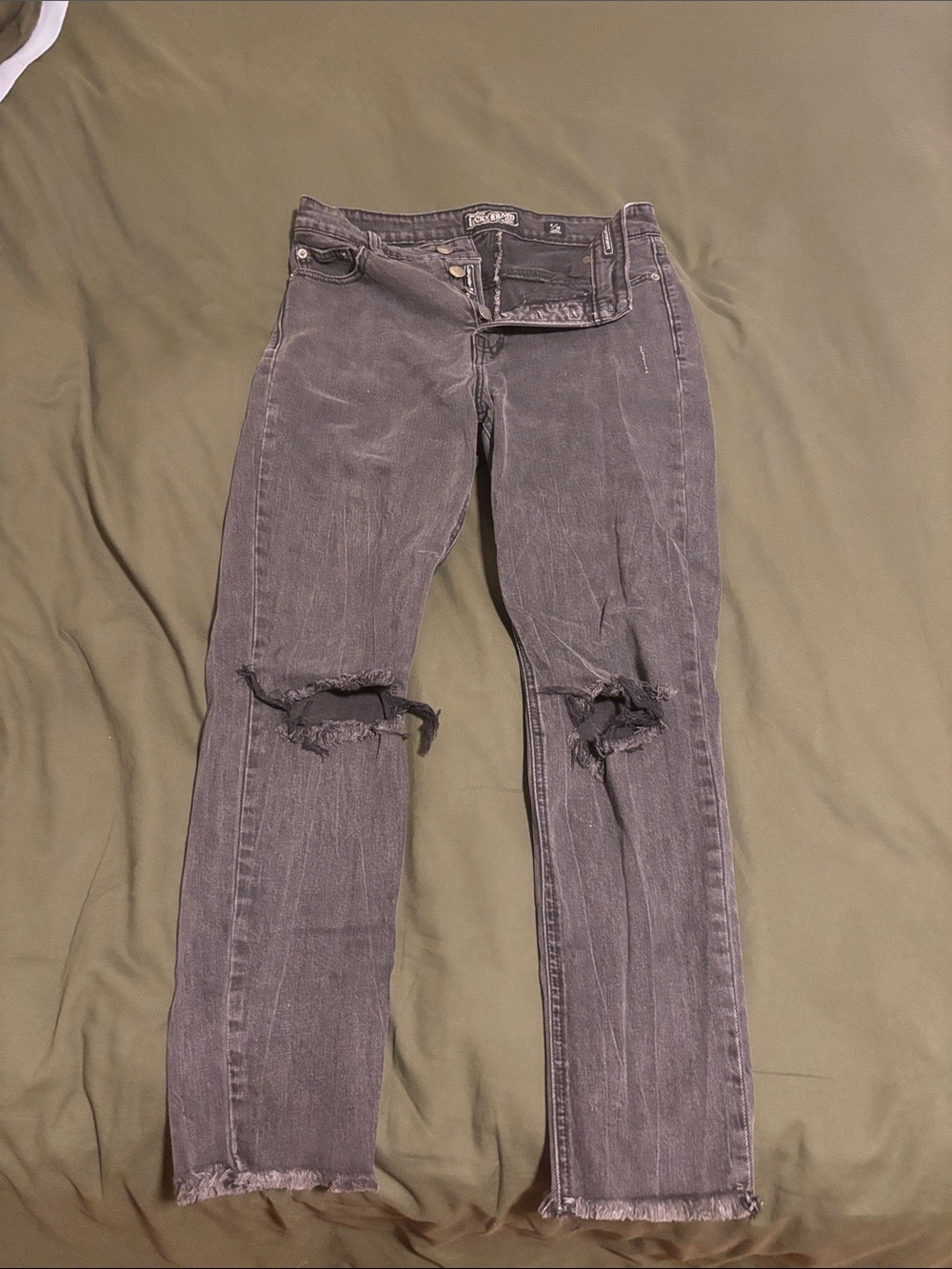 Lucky Brand Women's Washed Gray Skinny Jeans with Knee Rips